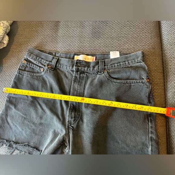 Levi’s cut off shorts - Picture 4 of 7